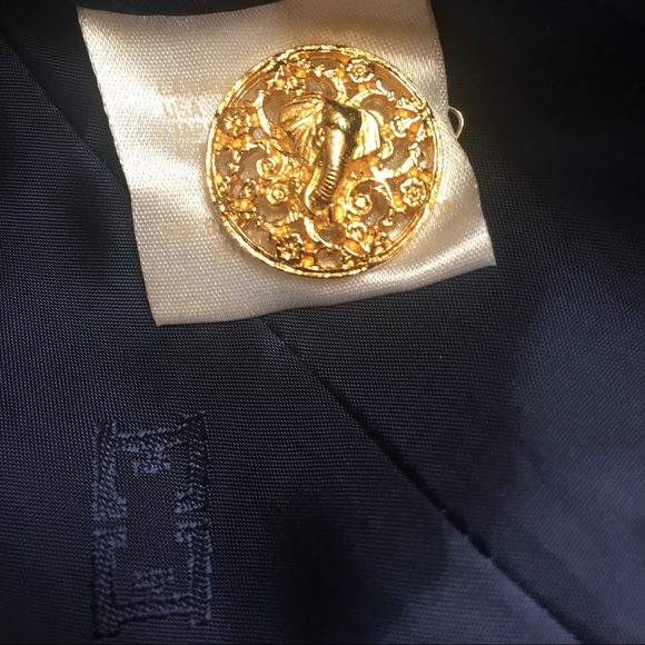 SOLD. 🆕 ESCADA Blazer - Picture 5 of 8